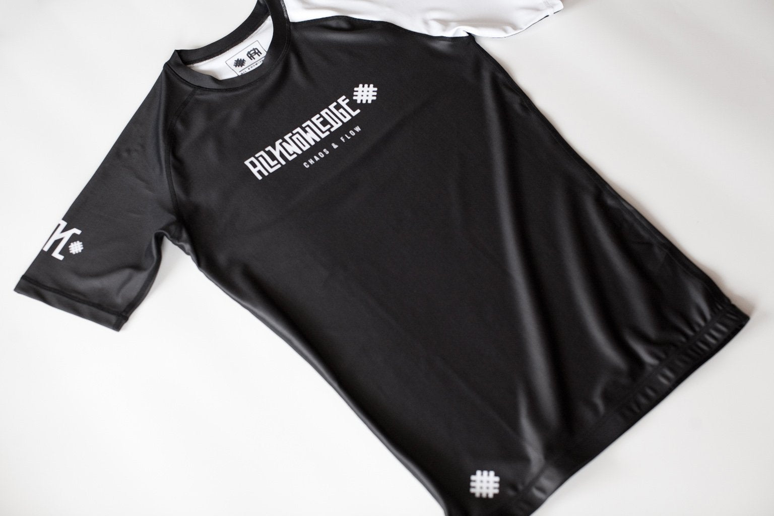 AKJJ Chaos& Flow -  Short Sleeve Rashguard